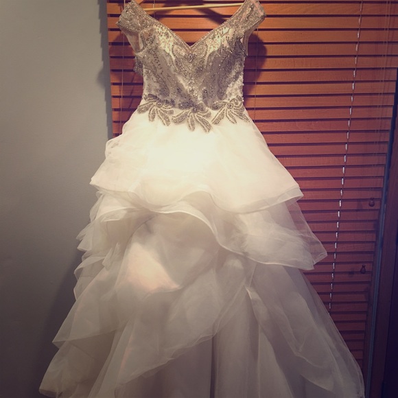 Dresses & Skirts - Gorgeous rhinestone beaded tulle wedding dress